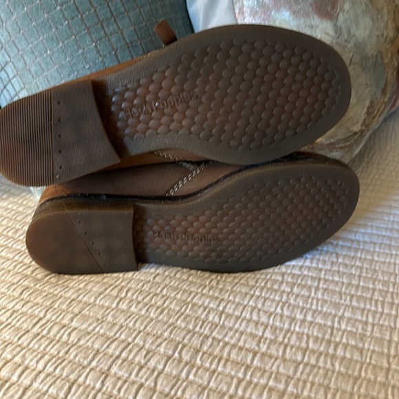 Hush Puppies Women’s Mazin Cayto Ankle Boot. Color:  Chestnut. Size: 7 1/2 - Picture 4 of 5